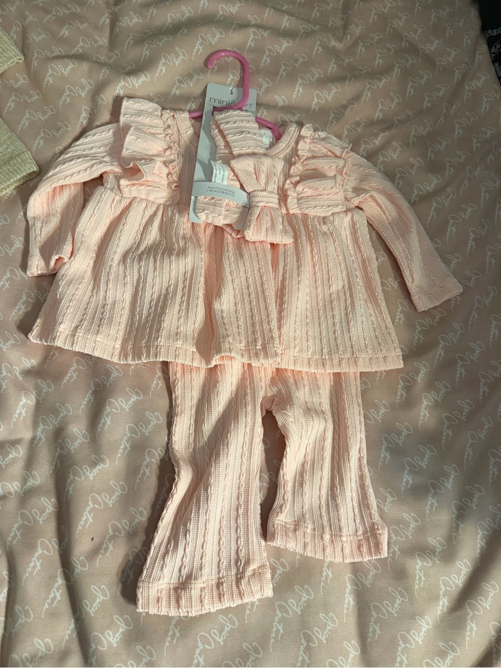 Miniwear Pink Ruffle Knit Kids Set w/ headband size 0-3 months. New w/tags